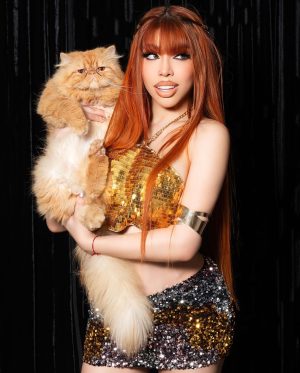 Yeri Mua Instagram - Puedo ser tu gatita o tu conejita o tu perrititita🐰🐈🐶🎀 cokettita📀 2024🤍