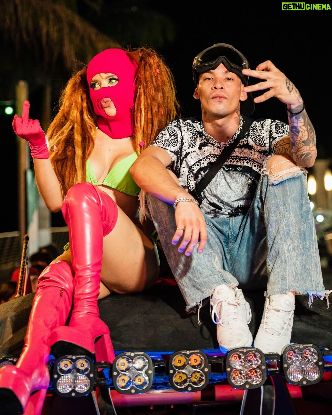 Yeri Mua Instagram - PAPI YO NO COMPARO📀👽 TODO LO QUE VISTO ES CARO 🤑🔈 SIGAMOS REPRODUCIENDO CON TO EN YOUTUBE💚 el lunes ya podrán escucharla en Spotify y ponerla en sus historias de Instagram 🥹💋 Veracruz