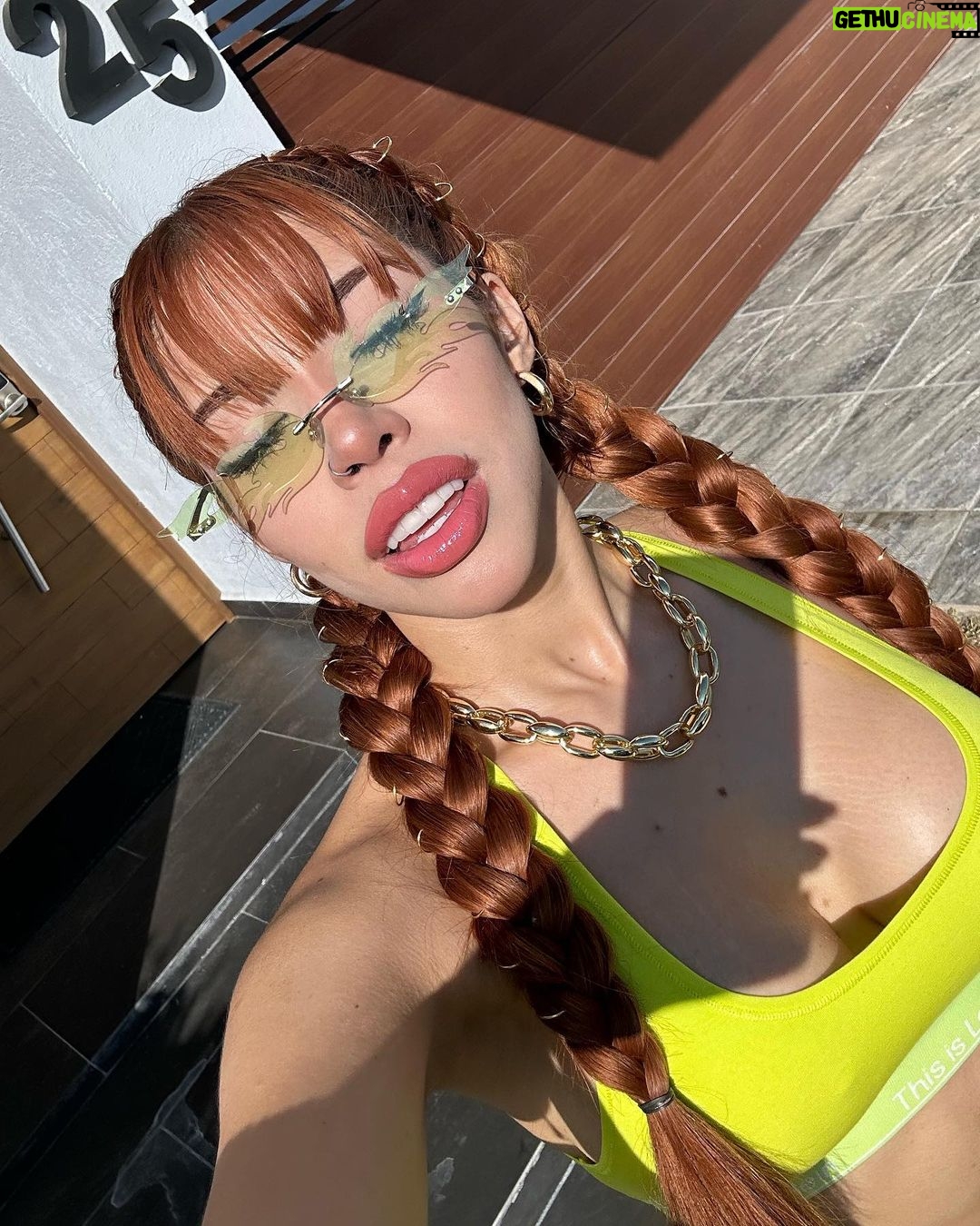 Yeri Mua Instagram - Yerimuaaaaa mua mua y abajito le hago mua mua 💋✨ Dichosos los q pueden decir q han visto mis labios de cerca 💦💋💖 y hablo de los 2💭🥴 Veracruz