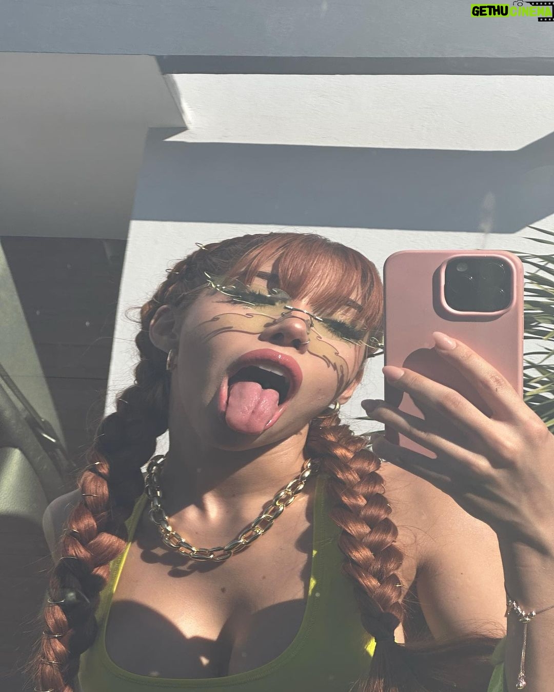 Yeri Mua Instagram - Yerimuaaaaa mua mua y abajito le hago mua mua 💋✨ Dichosos los q pueden decir q han visto mis labios de cerca 💦💋💖 y hablo de los 2ðŸ’🥴 Veracruz