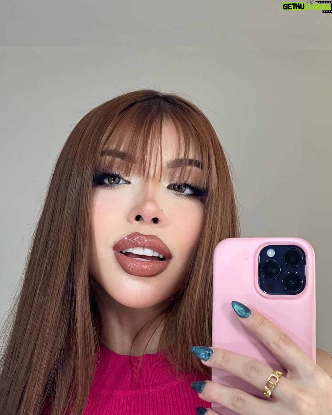 Yeri Mua Instagram - Hoy mi fleco si está de buenas🫣💋 Mexico City, Mexico
