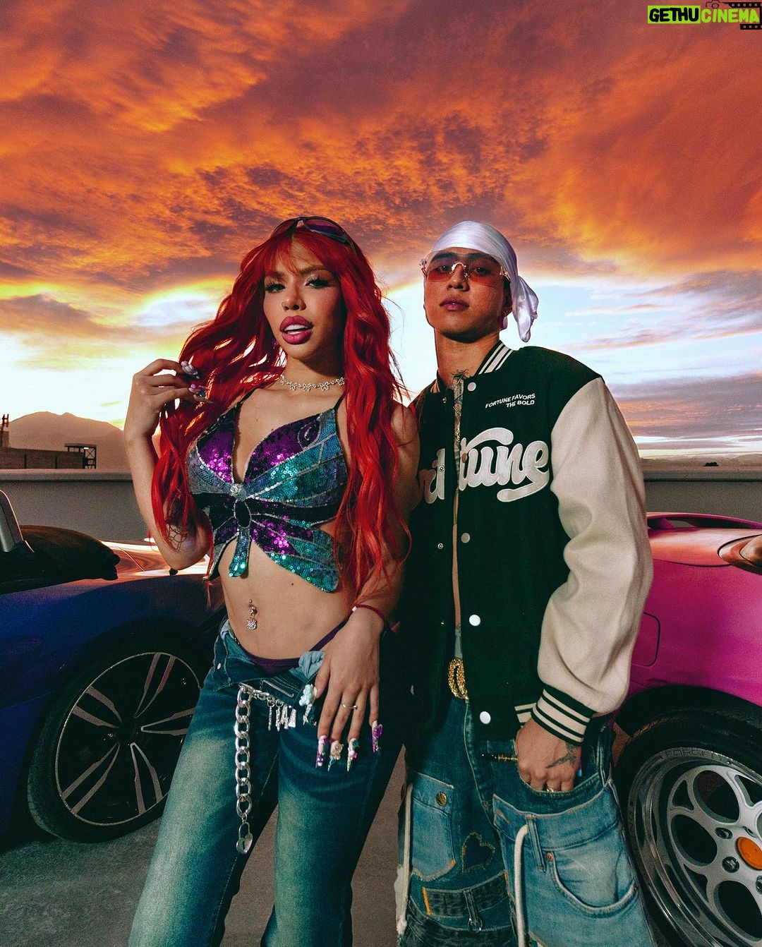 Yeri Mua Instagram - 🍒YA CASI 6 MILLONES DE VISTAS DEL VÍDEO DE “dime si tu🍓” Los amooo gracias por el apoyo 🎀😍