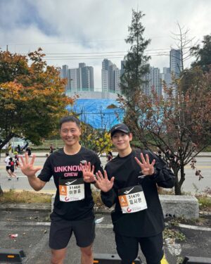 Yim Si-wan Instagram - 10000명 중에 306등, 307등이라 여유 부리는 건 아니구요, 자랑하려는 거 아니에요. 306/10000*100=3.06%