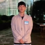 Yim Si-wan Instagram – 🪣2023 아이스버킷 챌린지🧊
조원희형님의 지목으로 아이스버킷챌린지에 도전합니다.

제가 지목하는 3명은 이시영누나 @leesiyoung38 , 최시원형님 @siwonchoi , 추성훈형님 @akiyamachoo 입니다.
24시간 안에 아이스버킷챌린지에 도전해주세요!!
그리고 3명씩 또 지목해주세요.

대한민국 첫번째 루게릭요양병원 건립을 위해 함께 해주세요~

<아이스버킷 챌린지 참여 방법>
지목받은 사람은 24시간 이내에 얼음물을 뒤집어쓰거나 10만 원을 루게릭요양병원 건립을 위해 기부합니다. 얼음물을 뒤집어쓴 영상과 세 명의 다음 도전자를 지목해 SNS에 올립니다.

아이스버킷 챌린지 기부하기
신한은행
예금주: 승일희망재단 신한은행 100-028-685586

#루게릭요양병원건립 #아이스버킷챌린지 #2023아이스버킷챌린지 #승일희망재단