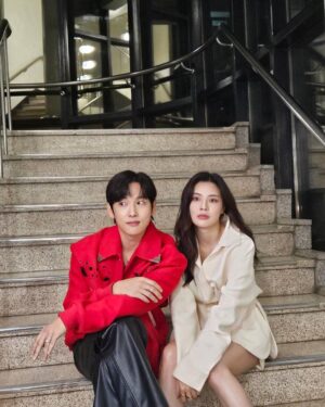 Yim Si-wan Instagram - 아이돌 허끄미 #오날오밤