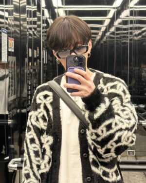 Yong Jun-hyung Instagram - 거울모음zip