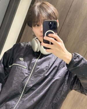 Yong Jun-hyung Instagram - 거울모음zip