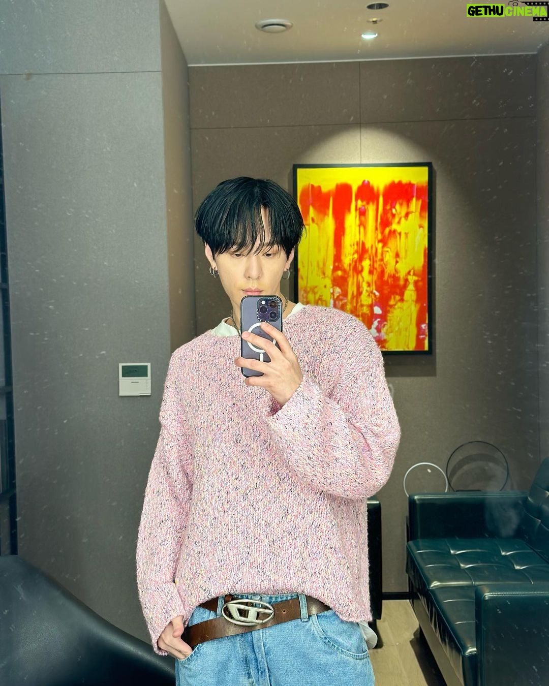 Yong Jun-hyung - 52.9K Likes - Loner's weekend