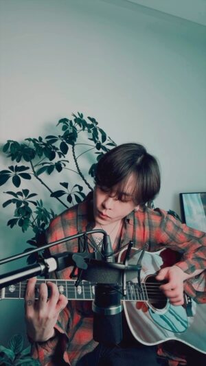 Yong Jun-hyung Instagram - So I heard... 🥹

#the1975 #somebodyelse