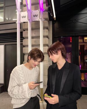 Yongsin Wongpanitnont Instagram - 즐거웠던 일정!
@samsungmobileusa @thedivestudios
@helmutlang #SamsungxDIVE