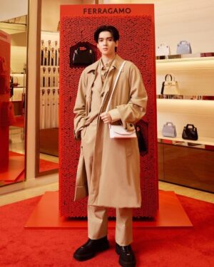 Yongsin Wongpanitnont Instagram - @ferragamo
#FERRAGAMOSS23
#FERRAGAMO
