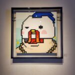 Yoo Ah-in Instagram - [Upcoming Exhibition] 《백설공주와 일곱 친구들》 By 쥬 소사이어티 2022년 8월 26일 (금) ~ 9월 30일 (금) 스튜디오 콘크리트와 상하이 밴가드 갤러리 @vanguardg 는 아티스트 그룹 쥬 소사이어티 (Jiū Society) @jiusociety 의 프로젝트 《백설공주와 일곱 친구들》을 소개한다. 본 프로젝트는 장소 특정 설치, 조형물, 프린트, 비디오 및 크립토 캐릭터를 포함한 다양한 매체로 구성된다. 전시의 제목은 1937년 디즈니 〈백설공주와 일곱 난쟁이〉의 등장인물을 중심으로 리메이크된 1955년 홍콩 뮤지컬 코미디 영화 〈설고칠우〉(雪姑七友-백설공주와 일곱 친구)에서 영감을 얻었다. 쥬 소사이어티는 〈설고칠우〉에서 영감받아 1979년 이후 문화대혁명으로 중국 개방과 함께 일어난 사회, 경제적 개혁을 경험하며 자란 예술가들의 이야기를 만들어낸다. 쥬 소사이어티의 새로운 예술적 실험에 당신을 초대한다. 《Snow White & Her Seven Friends》 By Jiū Society August 26 to September 30, 2022 Shanghai based Vanguard Gallery @vanguardg and Studio Concrete Seoul are proud to present "Snow White & Her Seven Friends", an ongoing art initiation conceived by the artist collective Jiū Society @jiusociety . The ongoing project involves a mix of media including site-specific installations, sculptures, paintings, videos and crypto art. The project took its title from the 1955 Hong Kong musical comedy Suit Koo Chup Yew (Snow White & Her Seven Friends) which was loosely structured around the characters of the 1937 Disney animation Snow White and the Seven Dwarfs. Inspired by Suit Koo Chup Yew, Jiū Society retells the story to reflect the conundrums of post-1979 China where the artists grew up with a series of intense social and economic reformations since the country’s reopening to the world after the Cultural Revolution. Jiū Society invites you to join their new artistic venture. #StudioConcrete #VanguardGallery #JiuSociety #SnowWhiteAndHerSevenFriends #스튜디오콘크리트 #밴가드갤러리 #쥬소사이어티 #백설공주와일곱친구들