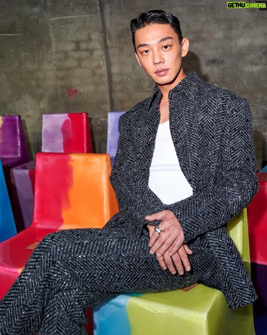 Yoo Ah-in - 143.8K Likes -
