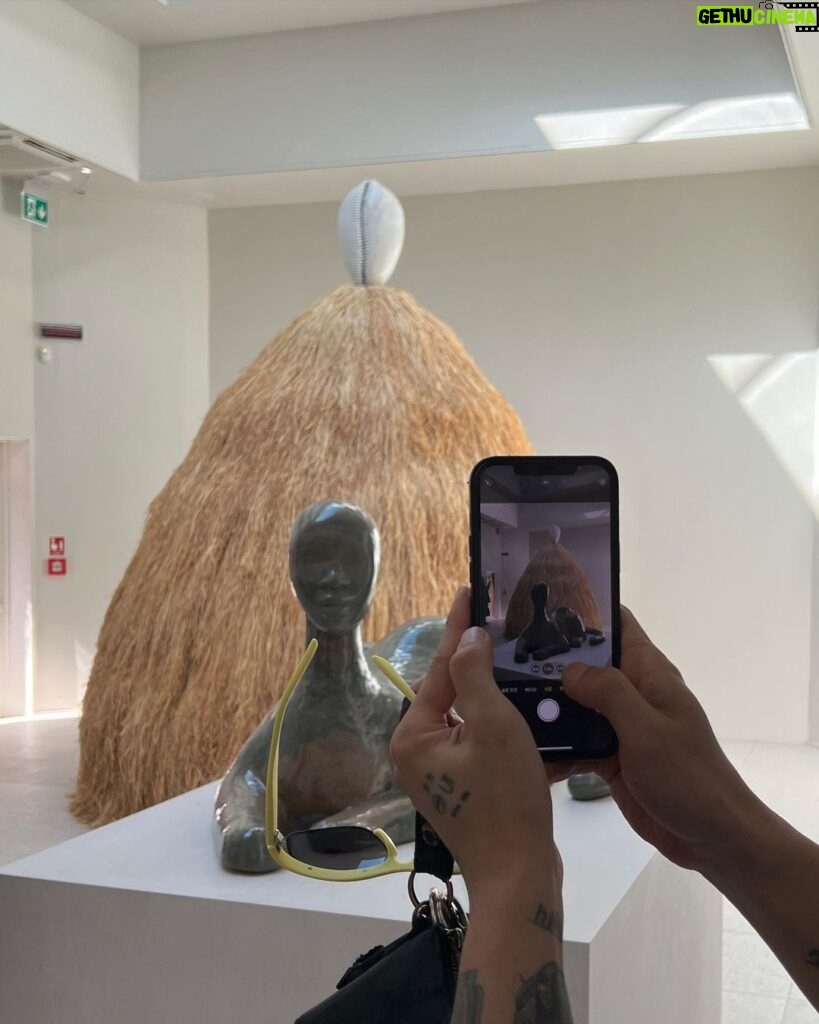 Yoo Ah-in Instagram - The End of the American Dream👑🤳🎺🌐🎤⭐️ La Biennale di Venezia