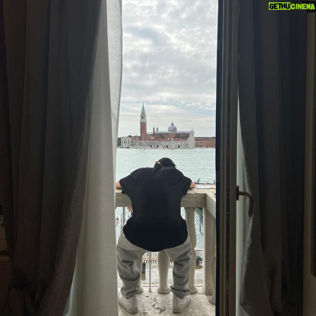 Yoo Ah-in Instagram - Venice, Itally