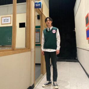 Yoo In-soo Instagram - <아는 형님>
03.12 PM 8:40

#지금아는우리형님학교는 #본방사수 부탁드려요😊