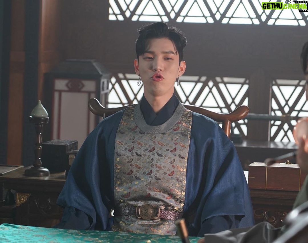 Yoo In-soo Instagram - #오늘밤tvn9시10분 🫶