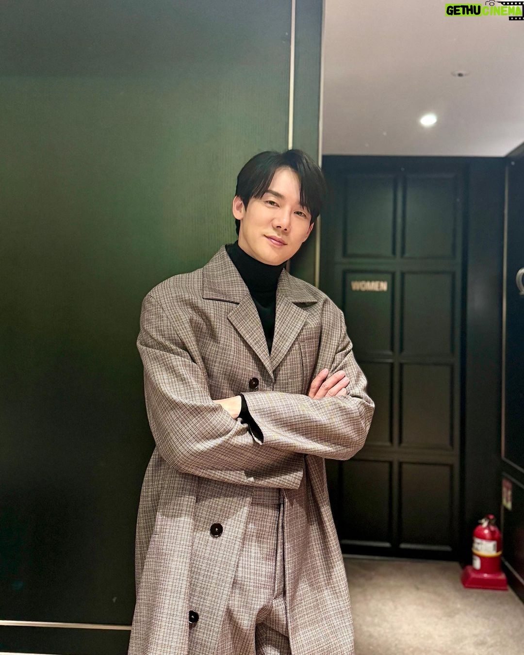 Yoo Yeon-seok Instagram - 내일 무대인사에서도 만나요 🚖