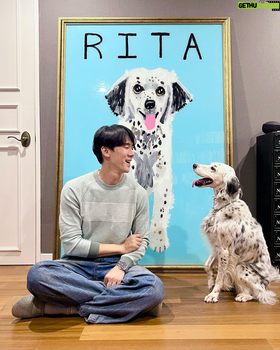 Yoo Yeon-seok Instagram - Thank you, Ben! RITA with Big RITA🩵 #BenLenovitz