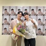 Yoo Yeon-seok Instagram - 그토록 기다리던 20주년 팬미팅! 많은 분들의 축하와 함께 행복하게 잘 마쳤습니다. 재치있게 진행봐준 슬기씨, 바쁜 와중에도 완전체로 모여준 미도와 파라솔 멤버들 그리고 신원호 감독님, 우리 슬의생 밴드쌤들, 팬미팅 축전 보내준 선후배님들, 팬송 작곡해준 희준이형(피노미노츠), 보컬 티칭 노영채 쌤, 긴 시간 애정으로 팬미팅 준비한 킹콩by스타쉽 식구들과 쇼노트 식구들 모두 너무 고생 많으셨고 진심으로 감사합니다. 마지막으로 늘 제 곁에 함께해주고 사랑해주시는 우리 팬분들… 감사하고 사랑합니다❤️
