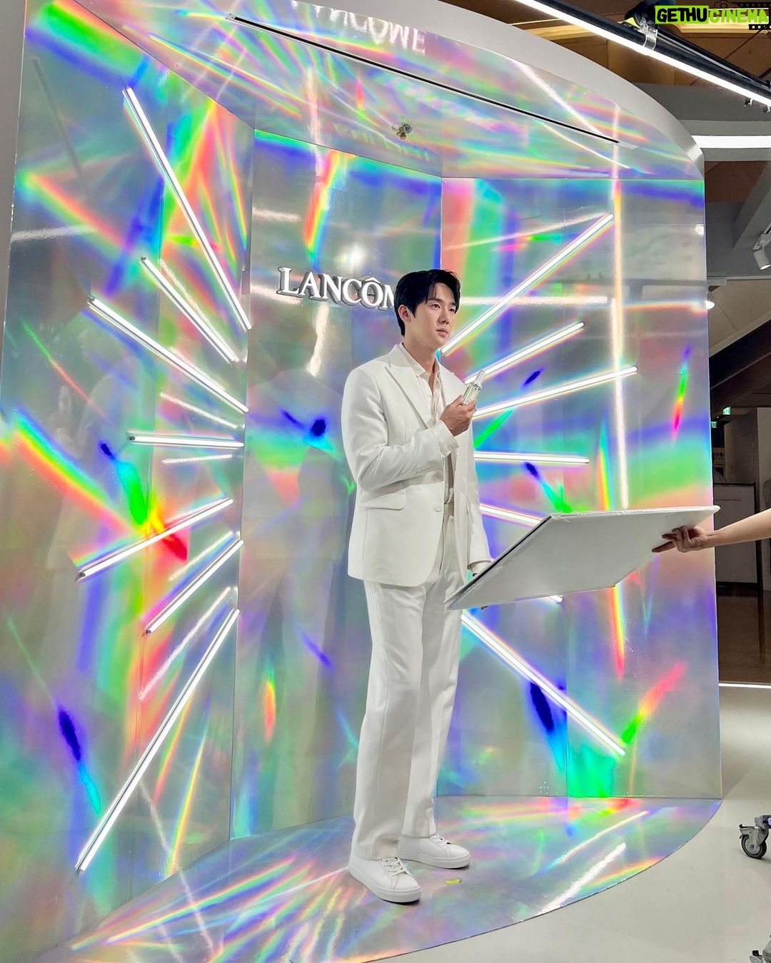 Yoo Yeon-seok Instagram - #광고 #랑콤 #클라리피끄세럼 #클라리피끄프로솔루션 @lancomeofficial