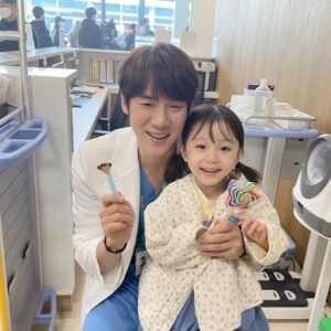 Yoo Yeon-seok Instagram - 슬의뚜 아기천사들💓 초귀염 하율이😘와 하이텐션 바다🥰