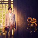 Yoo Yeon-seok Instagram - 코로나블루로 쉽게 지치는 요즘. 공연, 영화.. 모든 문화생활의 소중함을 다시금 깨닫게 됩니다. 어려운 발걸음이었음에도 불구하고 베르테르를 찾아주신 관객분들께 다시 한번 감사드린다는 말씀드리고 싶어요. 저 다음으로 #소중한문화챌린지 에 동참해주시는 분은 @290_83 이규형 배우입니다. 소중한 우리 공연문화가 지속될 수 있도록 많은 관심 부탁드립니다🙏🏻 #소중한관객 #소중한문화티켓 #소중한문화챌린지 #베르테르 #방역수칙준수