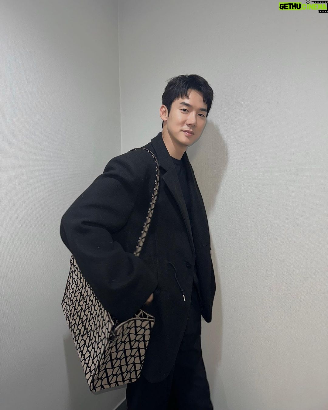 Yoo Yeon-seok Instagram - @Maisonvalentino