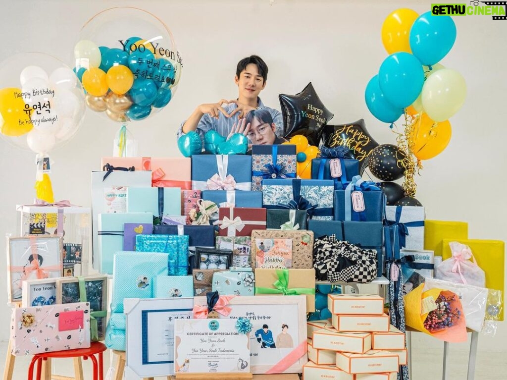 Yoo Yeon-seok Instagram - 올해도 이렇게 정성스럽게 생일축하해준 우리팬들 너무 고마워요❤️ 저도 팬미팅, 작품 다 잘 준비해서 좋은 시간 선물할 수 있도록 할게요!! 🎂🥳