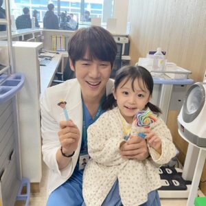 Yoo Yeon-seok Instagram - 슬의뚜 아기천사들💓 초귀염 하율이😘와 하이텐션 바다🥰
