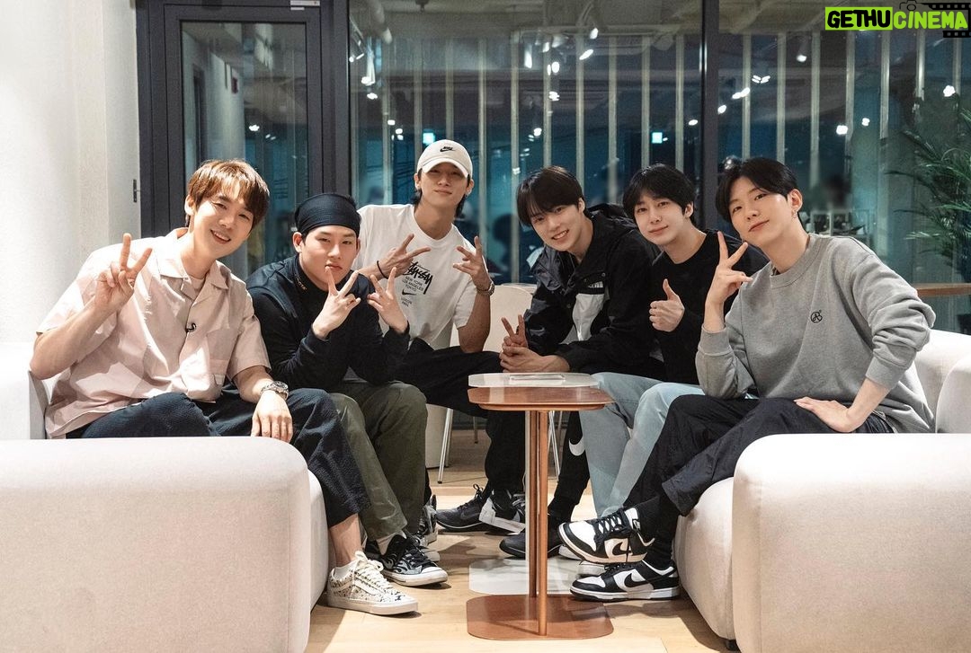 Yoo Yeon-seok Instagram - π₯λͺ¬μ€νμμ€π₯μ ν¨κ» 촬μν μ£Όλ§μ°μκ·Ή λ무 λ무 μ¦κ±°μ μ΄μ.π₯° μ λ λ©€λ²λ€μκ² λμ€ νΉκ°μ λ°μμ ν±ν‘ κ°¬λΈλ¬ μ±λ¦°μ§μ λμ νμ΄μ! κ·Έλ¦¬κ³ μμ΄λ μλ©μμ νμ μ΄λ κΎΈκΎΈκΉκΉ..λ λ°°μλ΄€μ΅λλ€...π γ
γ
μ°λ¦¬ λͺ¬μ€νμμ€ μ 곑 λ§μ΄ μ¬λν΄μ£Όμκ³ , ν μμΌ λ°€ 8μ μ£Όλ§μ°μκ·Ήλ μ¬λ°κ² λ΄μ£ΌμΈμπ€ κ·ΈλΌ.... λ!!π²ππ½ @official_monsta_x #λͺ¬μ€νμμ€ #MONSTAX #GAMBLERchallenge #One_Of_A_Kind #μ£Όλ§μ°μκ·Ή
