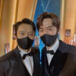 Yoo Yeon-seok Instagram - 3번째 진행 맡은 청룡영화상! 하지만 여전히 떨리네요. 혜수 선배님 올해도 감사했습니다. 그리고 오랜만에 만난 My Mr.Sunshine. 렌즈를 찾아 방황하는 그의 눈동자 ^^ 모두 반가웠어요!!!