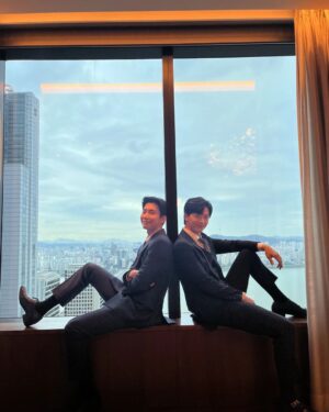 Yook Sung-jae Instagram - 오늘 아쉽게도 드라마 금수저 마지막 날입니다...!
부족한모습도 많았지만 많은분들이 사랑해주시고 재밌게 봐주셔서 너무 행복했습니다ㅎ
금수저 마지막회까지 많이 사랑해주세요!!!