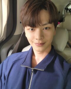 Yook Sung-jae Instagram - 오늘 아쉽게도 드라마 금수저 마지막 날입니다...! 부족한모습도 많았지만 많은분들이 사랑해주시고 재밌게 봐주셔서 너무 행복했습니다ㅎ 금수저 마지막회까지 많이 사랑해주세요!!!