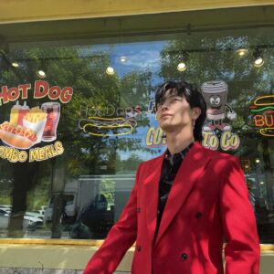 Yook Sung-jae Instagram - 금수저 많관부😎