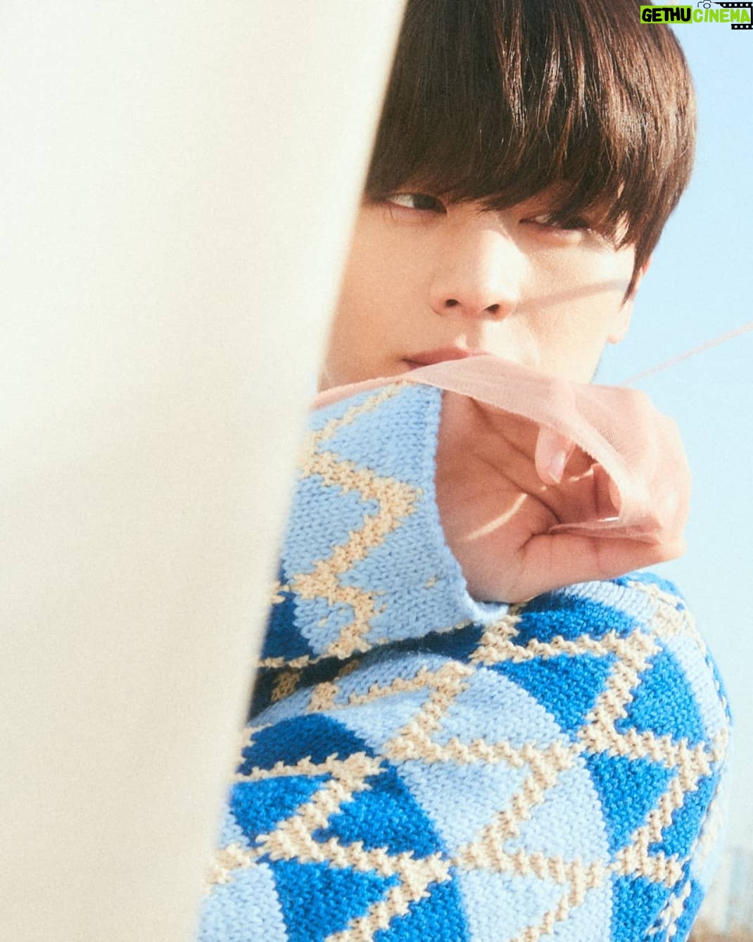 Yook Sung-jae Instagram - 티저 원본사진 올려버리기ㅋㅋ YOOK'o clock