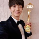 Yook Sung-jae Instagram - 수상 감사합니다! 너무 생각치도 못했던 수상이라 정신없이 말하다보니 제일 중요한 멜로디를 빼고 말해서 너무 속상하네요ㅜ 항상 나의 자신감과 열정이 되어주는 우리 멜로디들 너무너무 고맙고 감사합니다! 앞으로도 열심히 하겠습니다!!