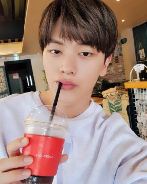Yook Sung-jae Instagram - Americano