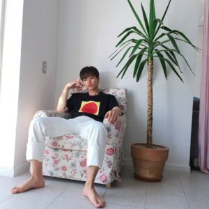 Yook Sung-jae Instagram - 퍼스트룩 비하인드 컷!😎