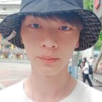 Yook Sung-jae Instagram - #더워