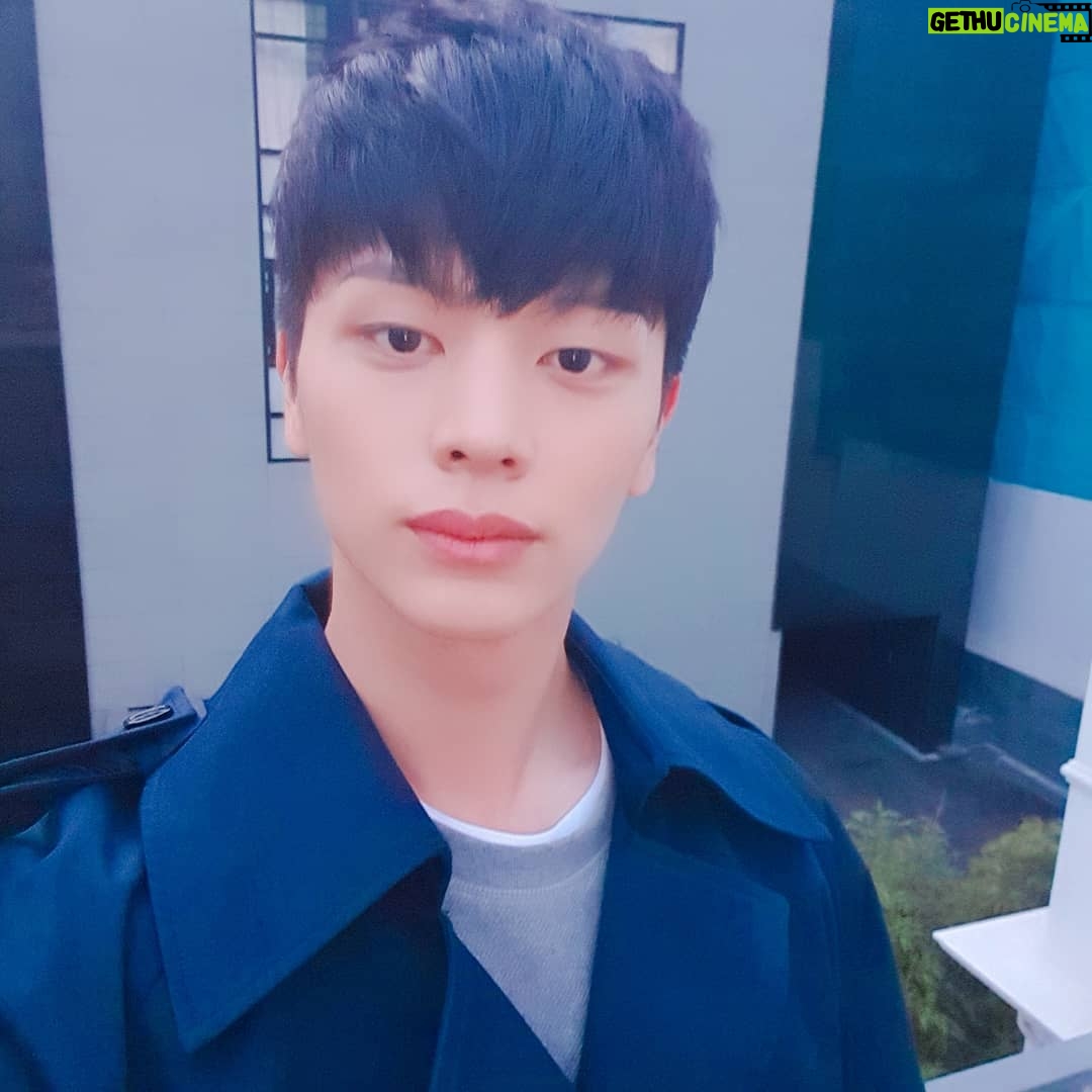 Yook Sung-jae Instagram - 집사부의 날! 모두 월요일 화이팅!!