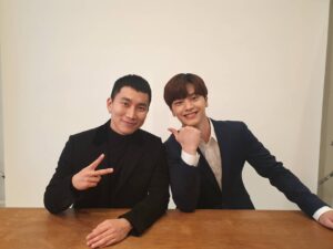 Yook Sung-jae Instagram - 뭔가 듬직해진 른광이형