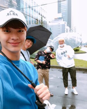 Yook Sung-jae Instagram - #집사부일체 일본여행!(오늘아님)
너무 행복했던 추억 
돌아가서 또 화이팅해요!!!