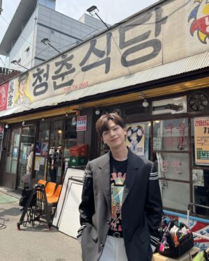 Yook Sung-jae Instagram - 모두들 즐거운 추석연휴 보내세요!
#금수저