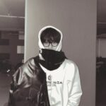 Yook Sung-jae Instagram - 기획팀 열일하는거 알아줘야 돼 😆