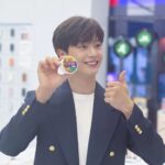 Yook Sung-jae Instagram - 강남역 mz세대를 위한 놀이터 삼성강남 스토어가 열렸습니다!! 다양한 볼거리가 있으니까 부담없이 편하게 놀러오세요!! 진심 재밌었다! #협찬 #SamsungGangnam #삼성강남 #삼성전자 #삼성 #SamsungKorea @samsungkorea