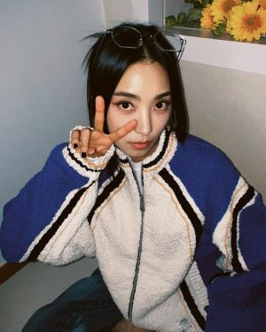 Yoon Bo-ra Instagram - :3