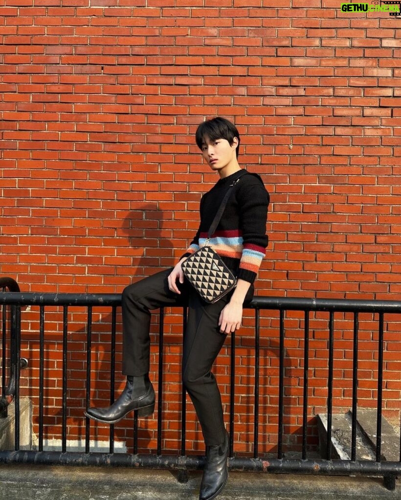 Yoon Chan-young Instagram - 🖤 "The Prada Symbole handbag is inspired by Prada's iconic Triangle which is reinvented in a geometric, modern, multi-faceted way. Drawn from Prada's heritage, the Symbole is precise, direct, meaningful." @prada #prada #pradasymbole