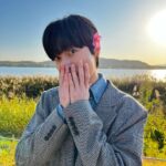 Yoon Chan-young Instagram - 새해 복 많이 받아요 Happy new year! 💐