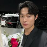 Yoon Chan-young Instagram - 2022 APAN Star Awards에서 신인상을 받았습니다. 지금우리학교는을 사랑해주신 분들께 감사드립니다. 온조와 함께 상을 받아 더욱 뜻깊은 것 같아요. 지금우리학교는을 촬영하면서 너무 즐거웠습니다. 팬더믹으로 촬영 이후 종방연도 못했던게 아쉬워요. 같이 촬영했던 스텝분들 배우분들 보고싶습니다 많이 @apanstarawards_official